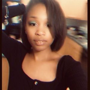 Meet your Posher, Alexis